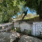 Villa κτημα εριφυλλη *