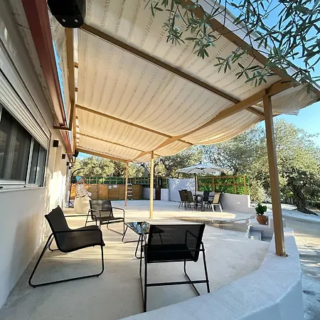 Κτημα Εριφυλλη بيت للعطل