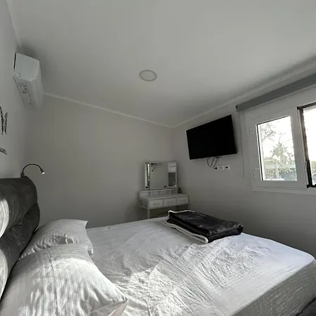 Κτημα Εριφυλλη بيت للعطل Khora