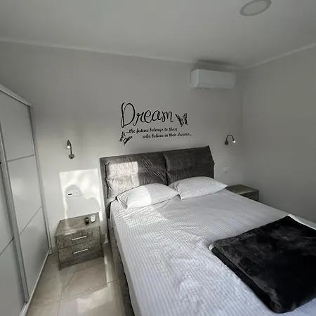 Κτημα Εριφυλλη بيت للعطل